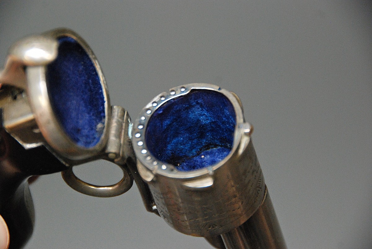 Sewing kit in revolver antique