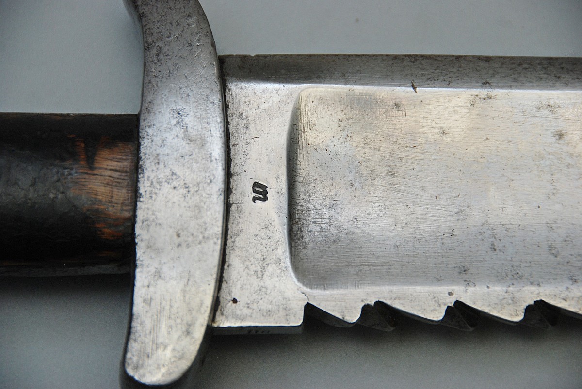 marked ruusian hanger m