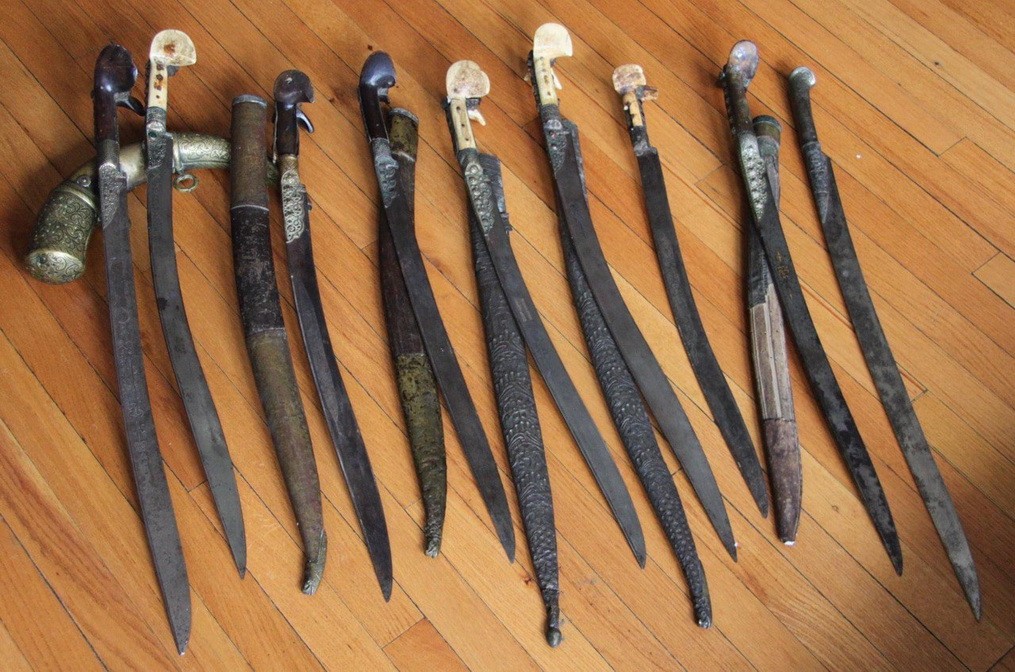 antique scimitar sword